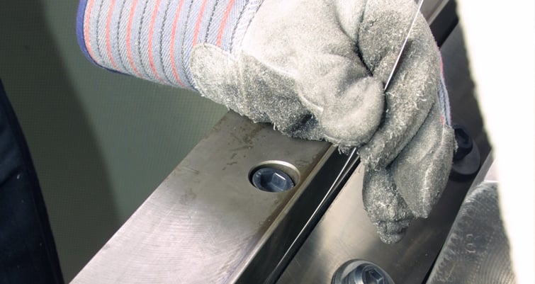 Reinstalling granulator knives